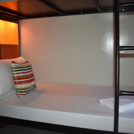 G Square Residences Manila Bagian luar foto