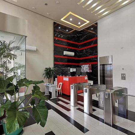 G Square Residences Manila Bagian luar foto