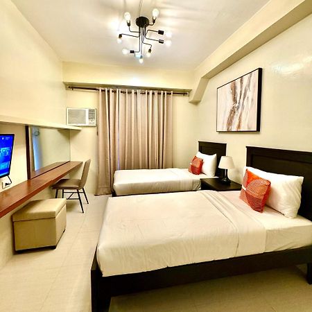 G Square Residences Manila Bagian luar foto