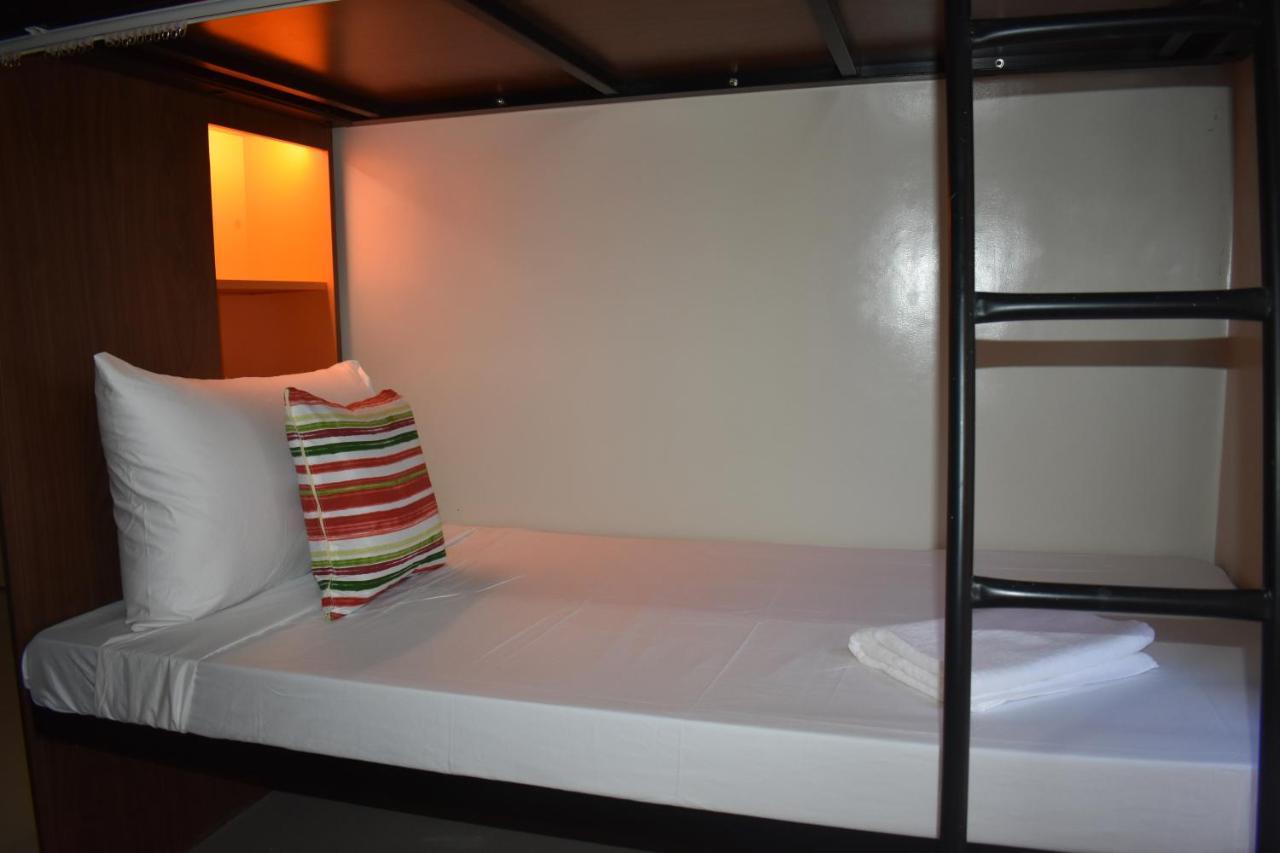 G Square Residences Manila Bagian luar foto