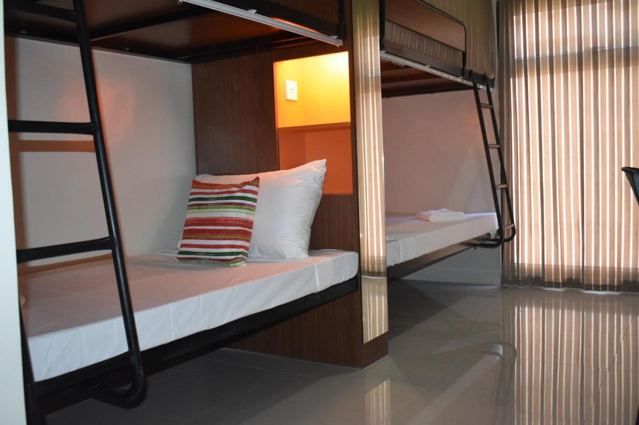 G Square Residences Manila Bagian luar foto