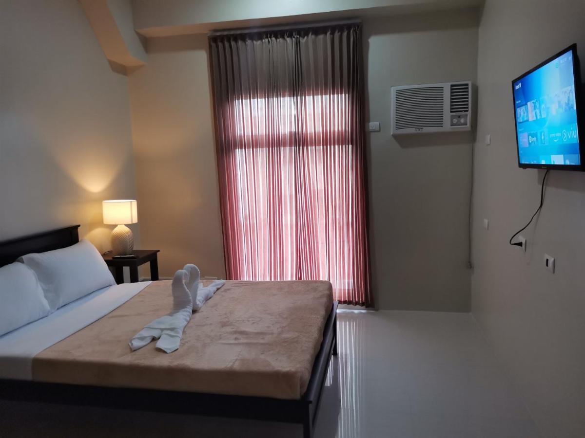 G Square Residences Manila Bagian luar foto