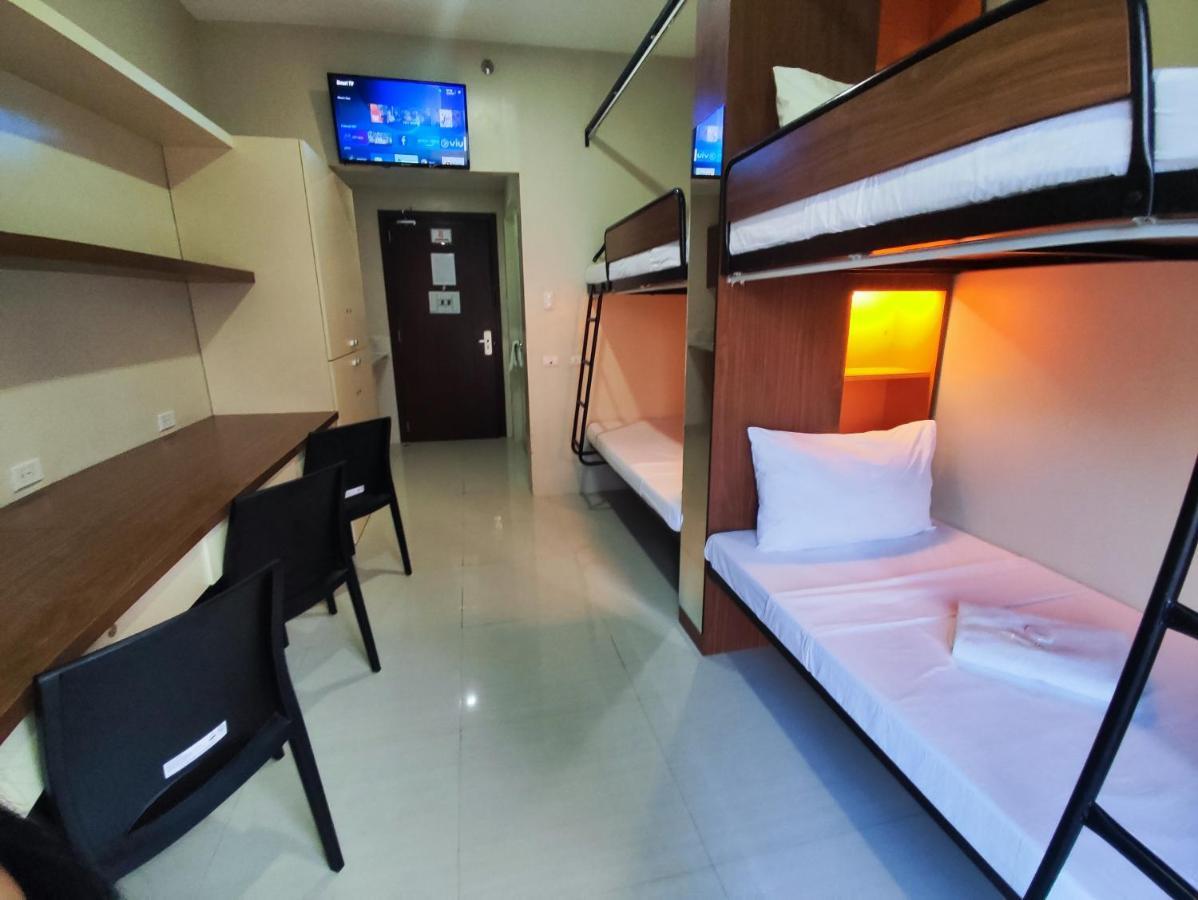 G Square Residences Manila Bagian luar foto