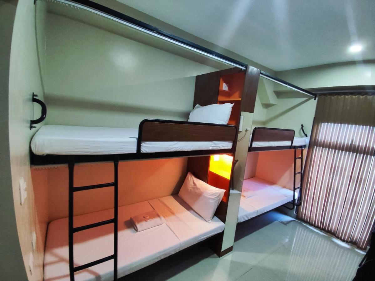 G Square Residences Manila Bagian luar foto