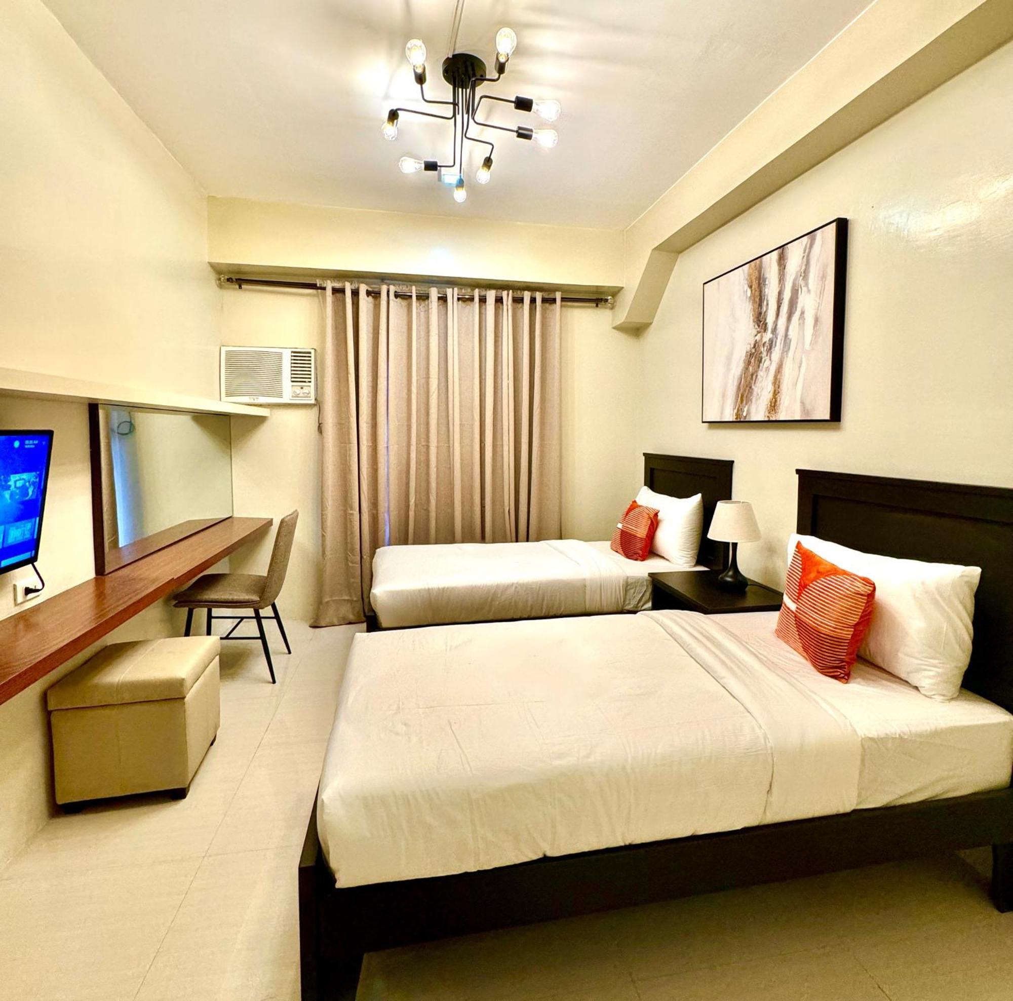 G Square Residences Manila Bagian luar foto