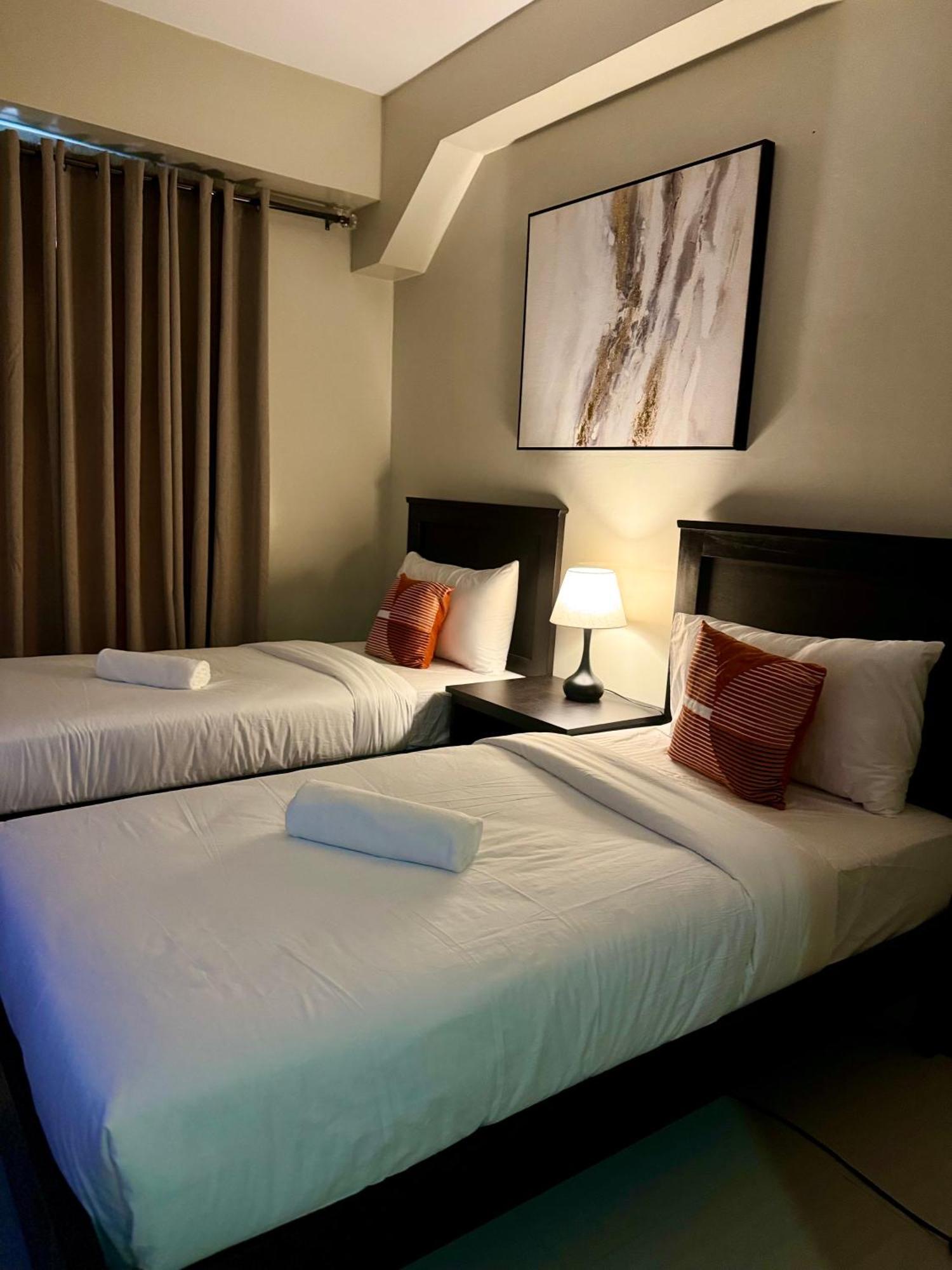 G Square Residences Manila Bagian luar foto