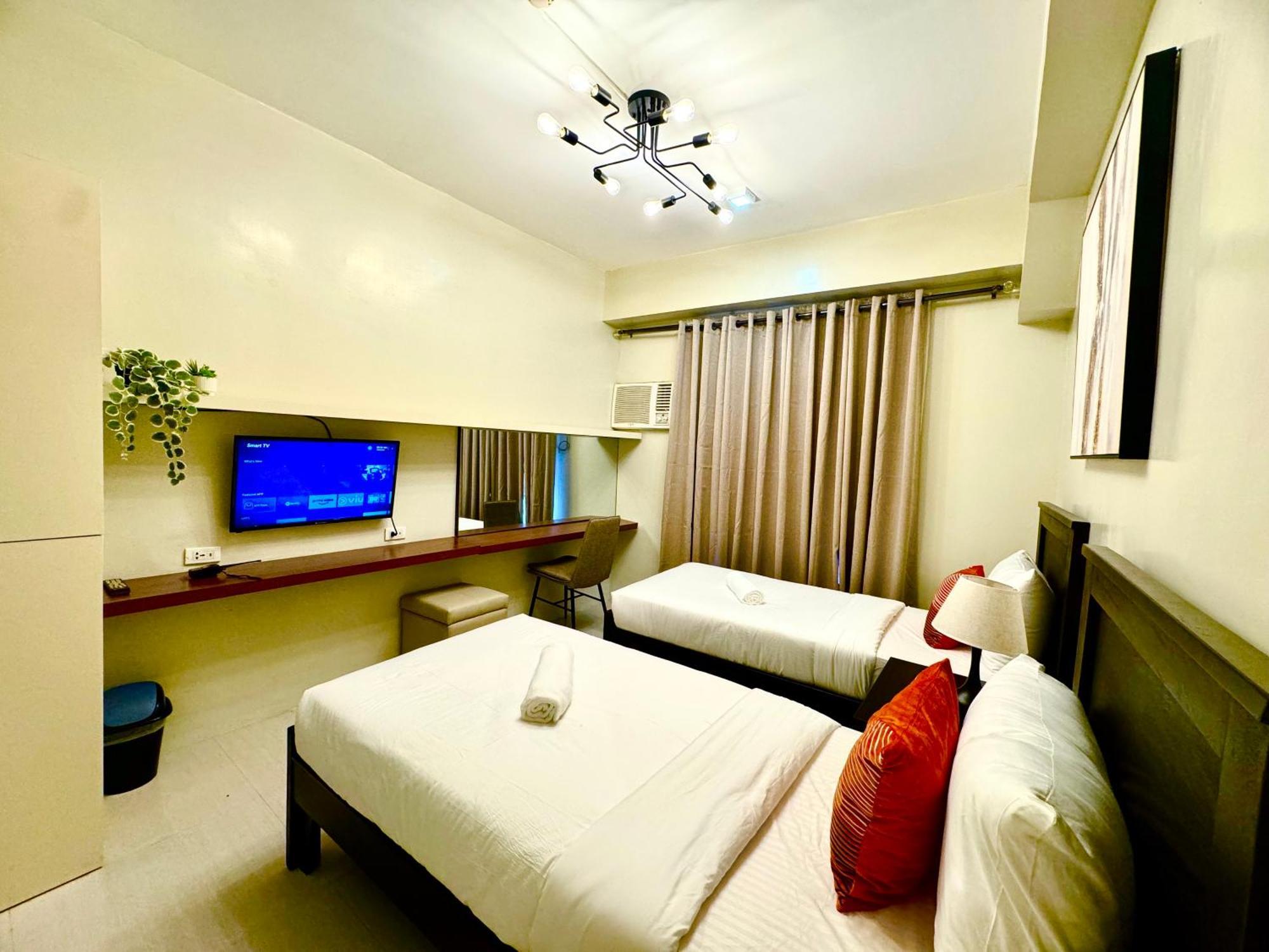 G Square Residences Manila Bagian luar foto
