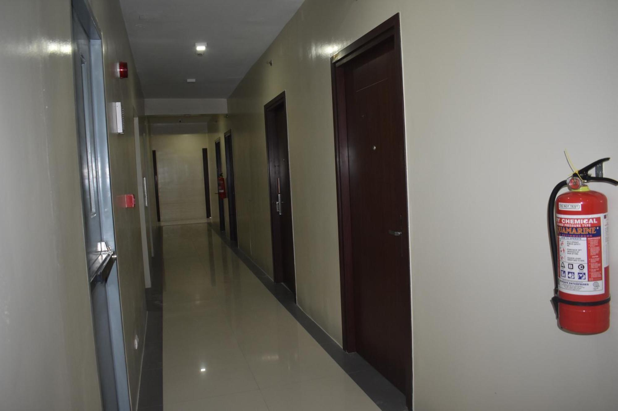 G Square Residences Manila Bagian luar foto