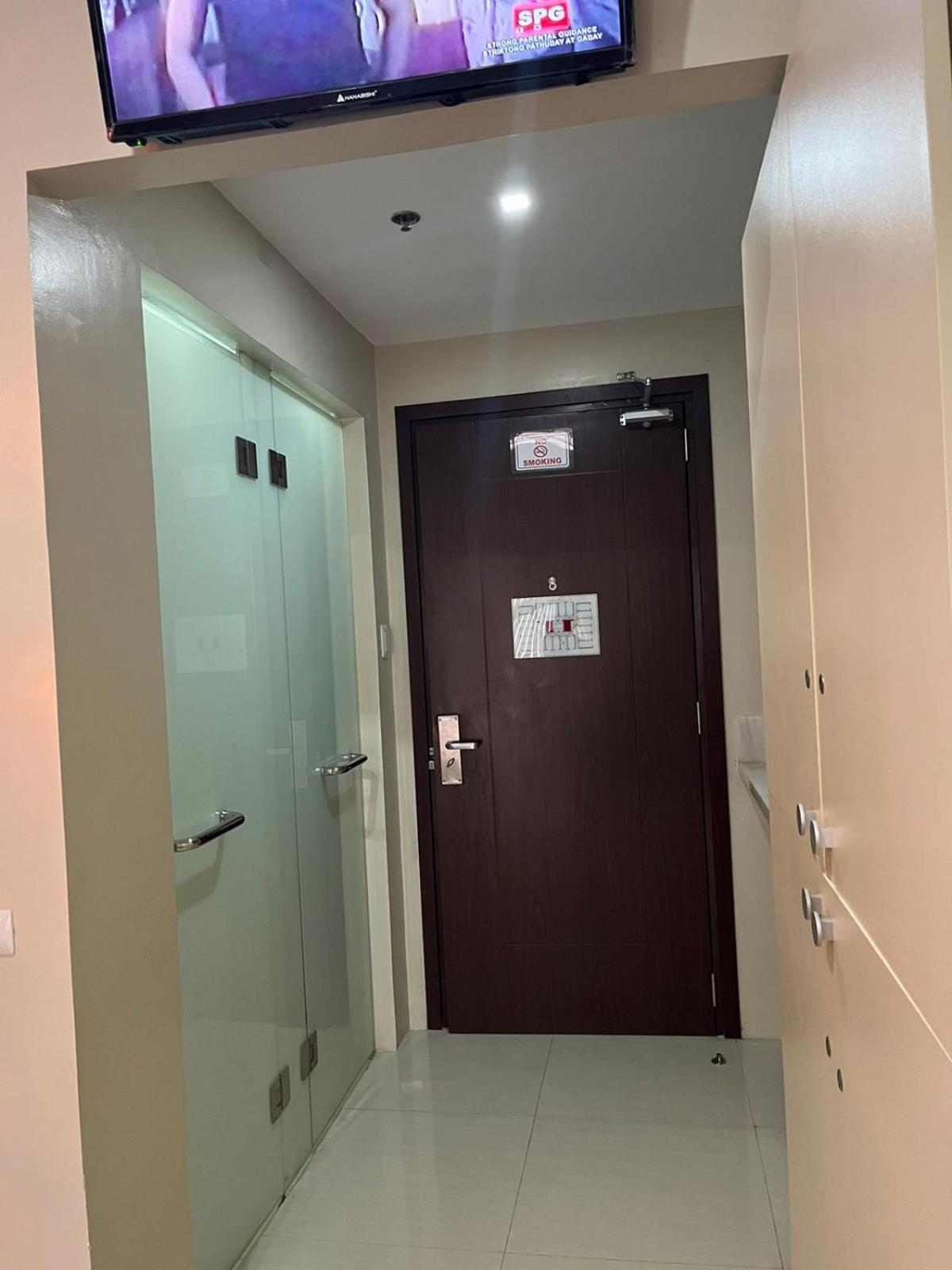 G Square Residences Manila Bagian luar foto